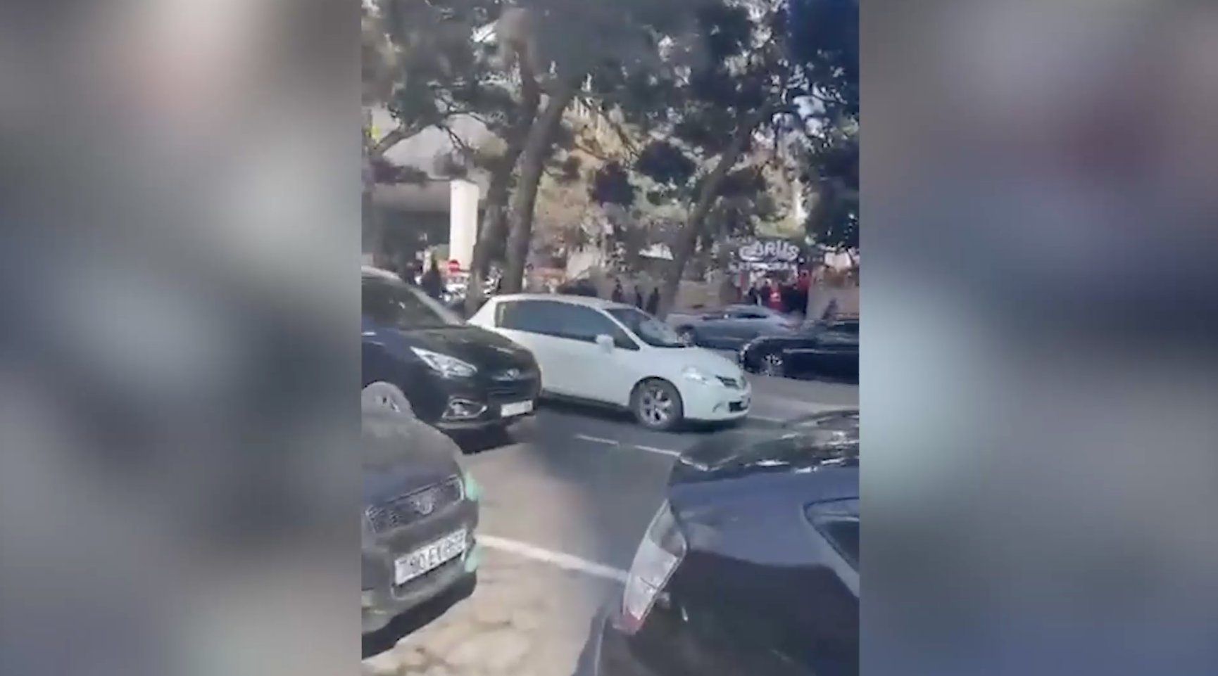 Три человека ранены в результате стрельбы в центре Баку