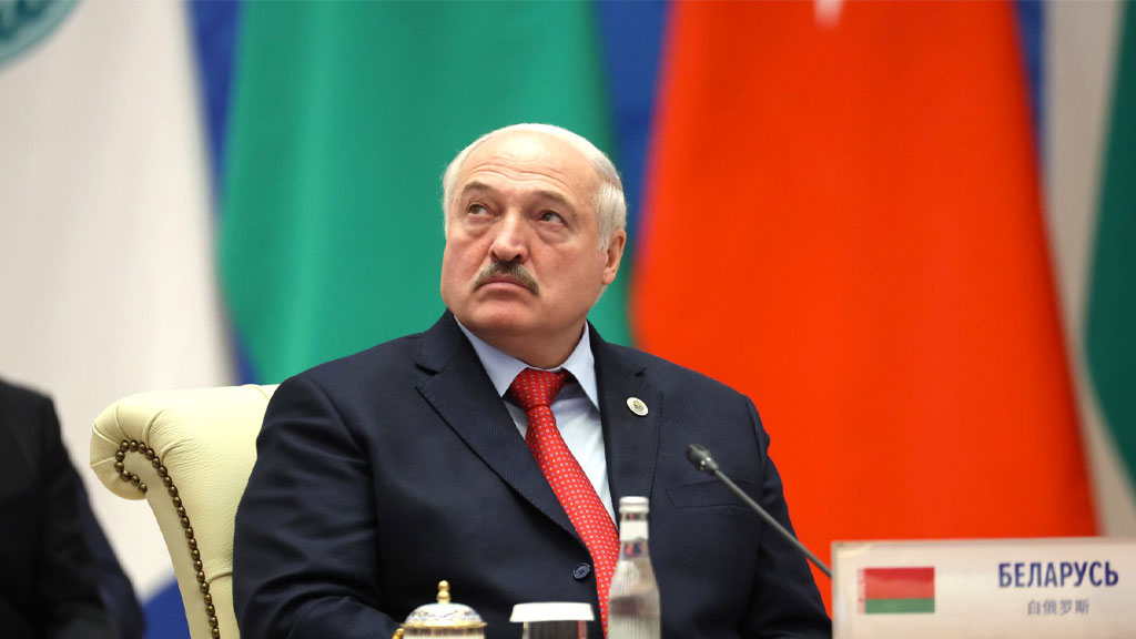 Лукашенко призвал 250 офицеров запаса на военную службу