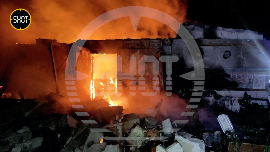 Калининградец сжёг собственный дом, чтобы скрыть нарколабораторию. Обложка © t.me / SHOT