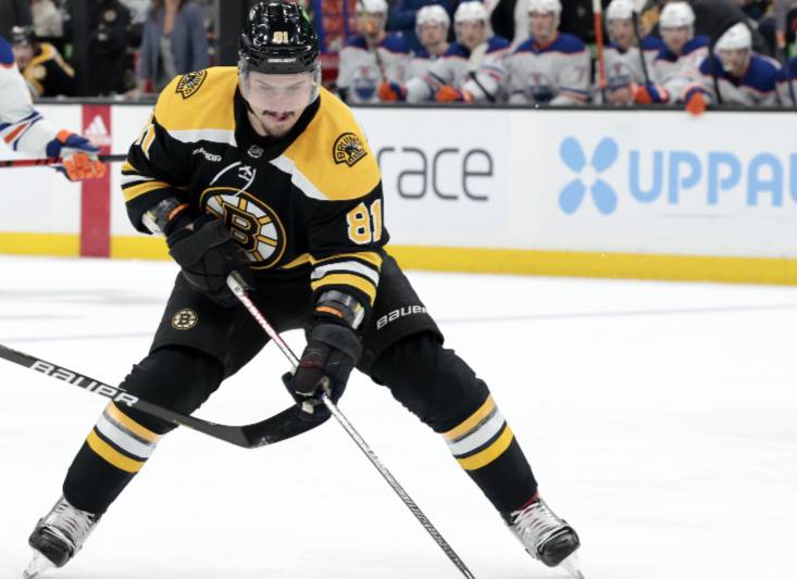 Передача Орлова помогла "Бостону" победить "Детройт" в матче НХЛ