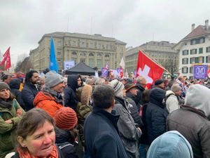 Несколько тысяч швейцарцев призвали прекратить политику санкций и сохранить нейтралитет