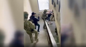 Появилось видео жёсткого задержания россиянина в Киргизии по запросу ФСБ