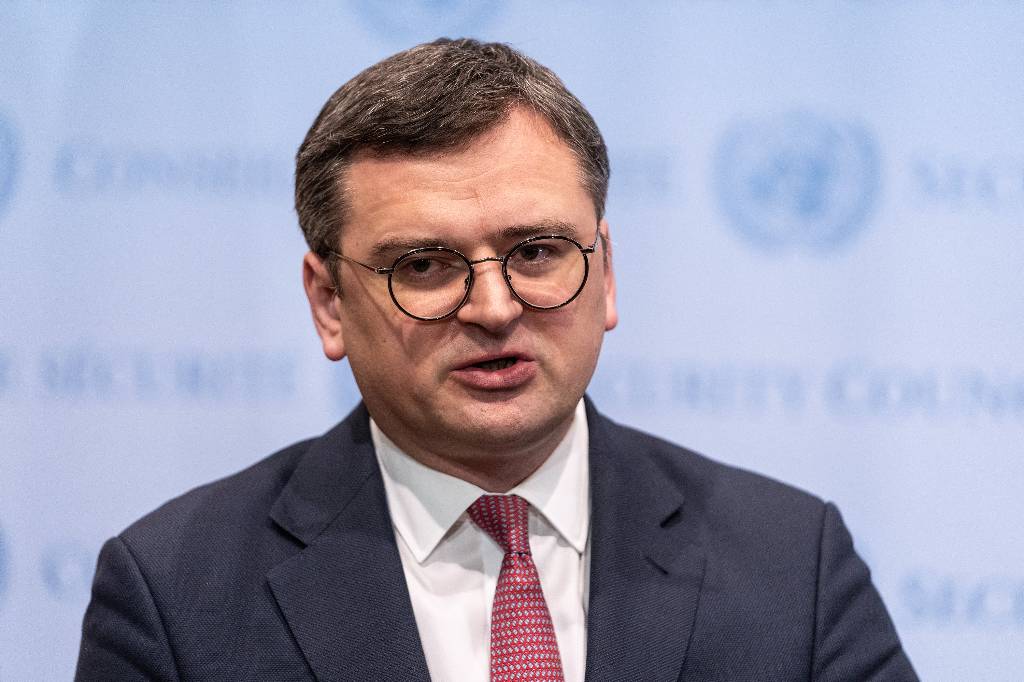 Кулеба обиделся на немцев из-за акции против поставок оружия Украине