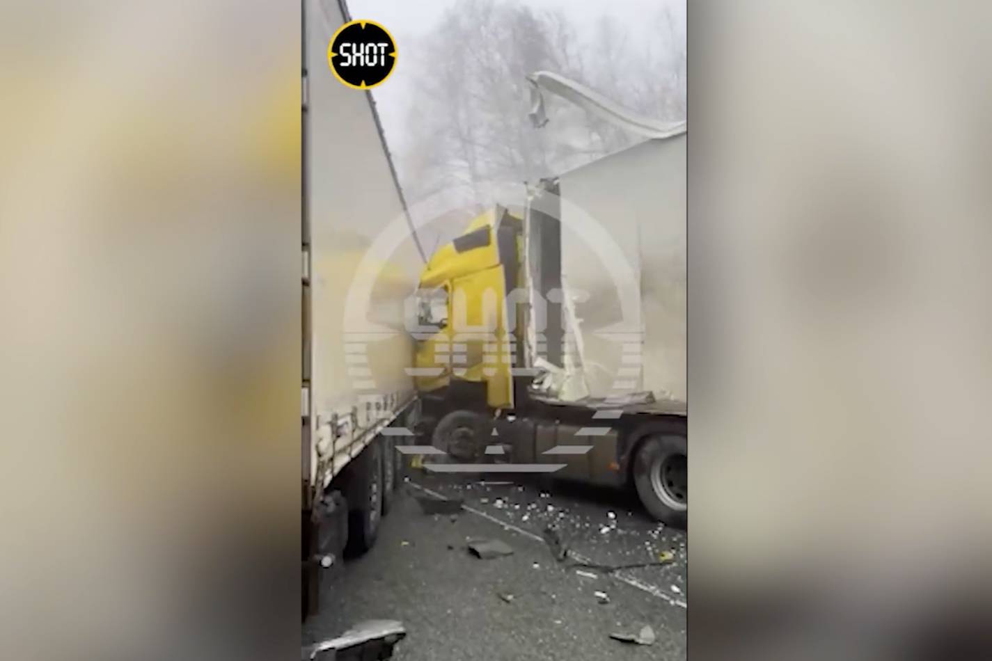 Железная каша из фур и легковушек: Появилось видео с места массового ДТП с 25 машинами под Саратовом