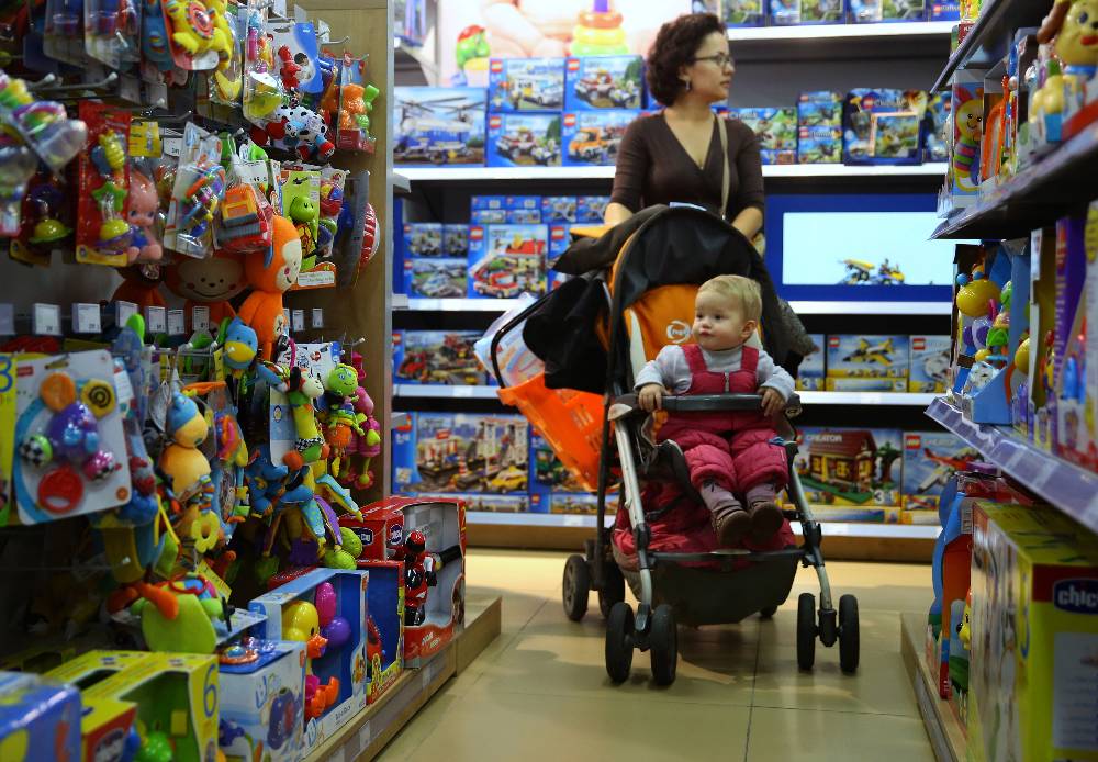 В России предложили проверить все детские игрушки и мультики