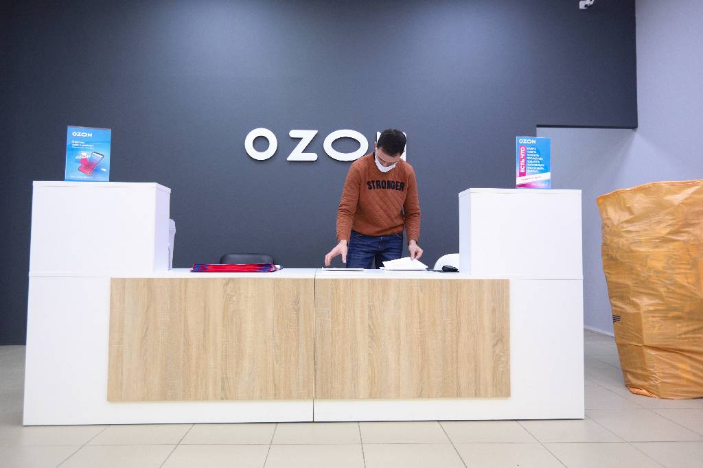 Сотрудник Ozon заявил, что его уволили после интервью о проблемах компании