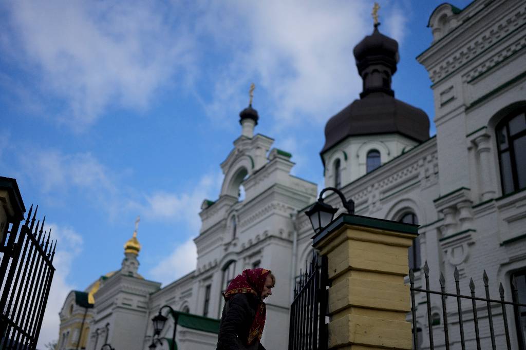 Монахи Украинской православной церкви отказались покидать Киево-Печерскую лавру