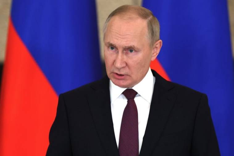 Путин заявил о необходимости слаженной работы в единой команде и привёл в пример Крым