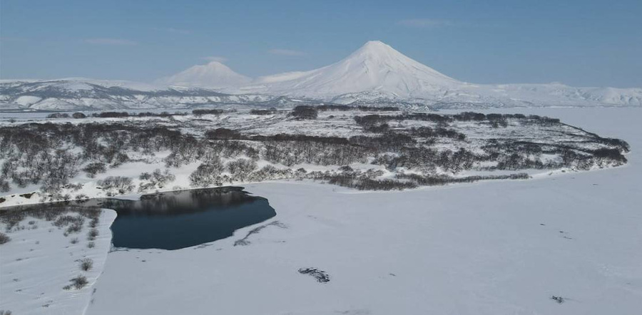 Замёрзшее Курильское озеро на Камчатке. Обложка © ИА "Кам 24" / Лиана Варавская