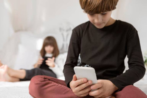 Названы главные угрозы для детей в соцсетях и мессенджерах