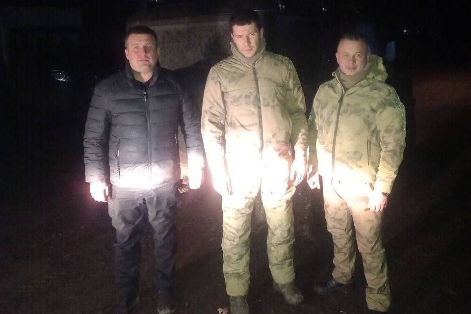 Губернатор Калининградской области посетил зону СВО и передал бойцам одежду и прицелы