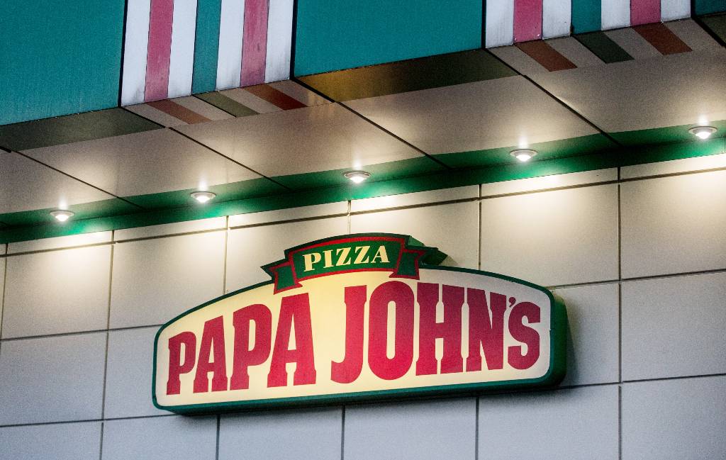 СМИ узнали о планах сети пиццерий Papa John's продолжить работу в РФ под другим названием