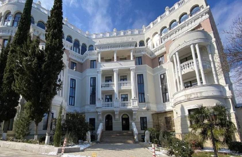 Пентхаус рядом с дворцом: Стало известно, сколько может стоить квартира Зеленского в Крыму