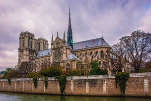 Реставраторы воссоздали новый шпиль Нотр-Дама по оригинальному проекту