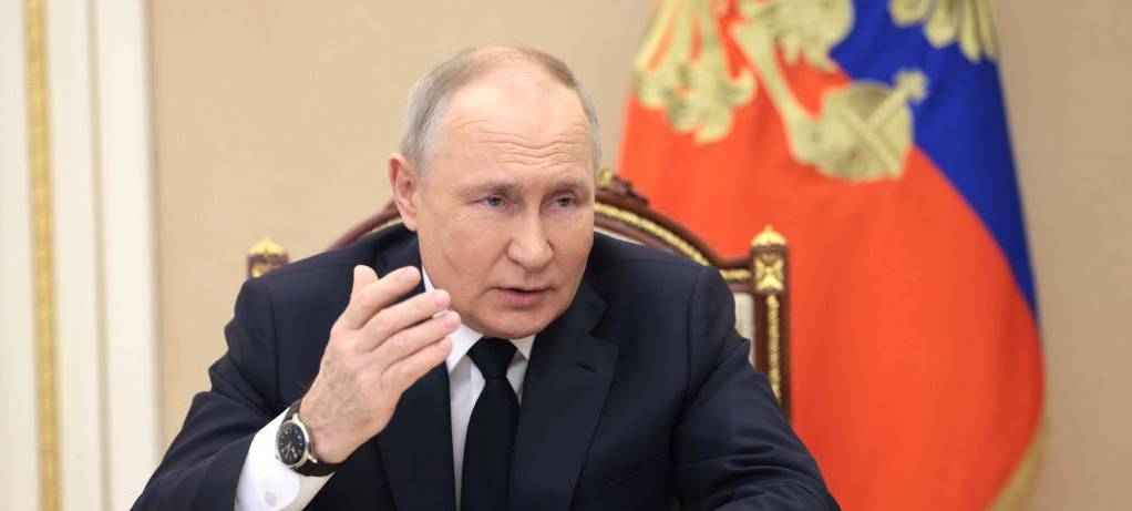 Путин обсудил с Алиевым меры по обеспечению безопасности на Южном Кавказе