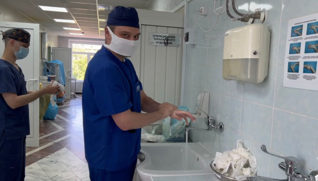 Новосибирские онкологи удалили опухоль, душившую пациентку