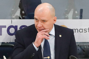 Разин объявил об уходе с поста главного тренера череповецкой "Северстали"
