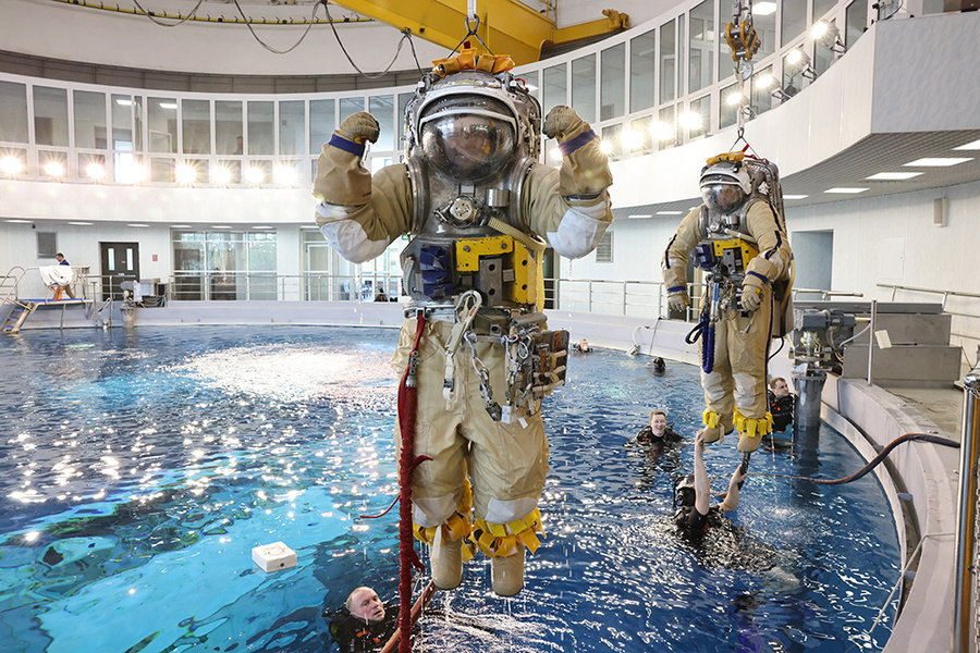 Тренировка космонавтов в гидролаборатории ЦПК. Фото © ТАСС / "Роскосмос"