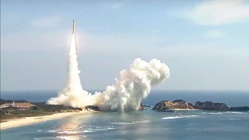 В Японии назвали причину провала запуска новой ракеты