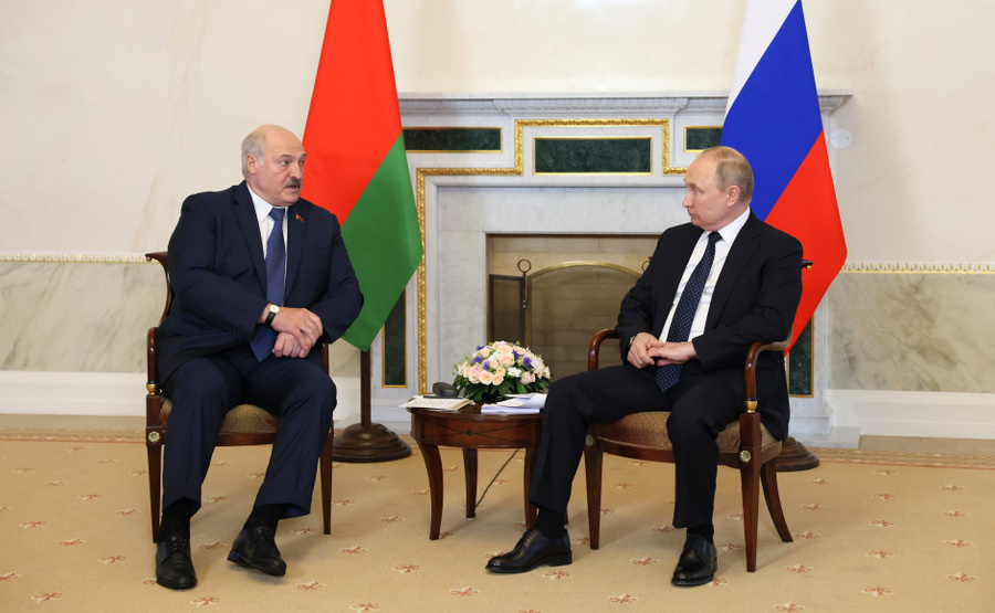 <p>Президент РФ Владимир Путин с президентом Белоруссии Александром Лукашенко. Фото © Kremlin</p>