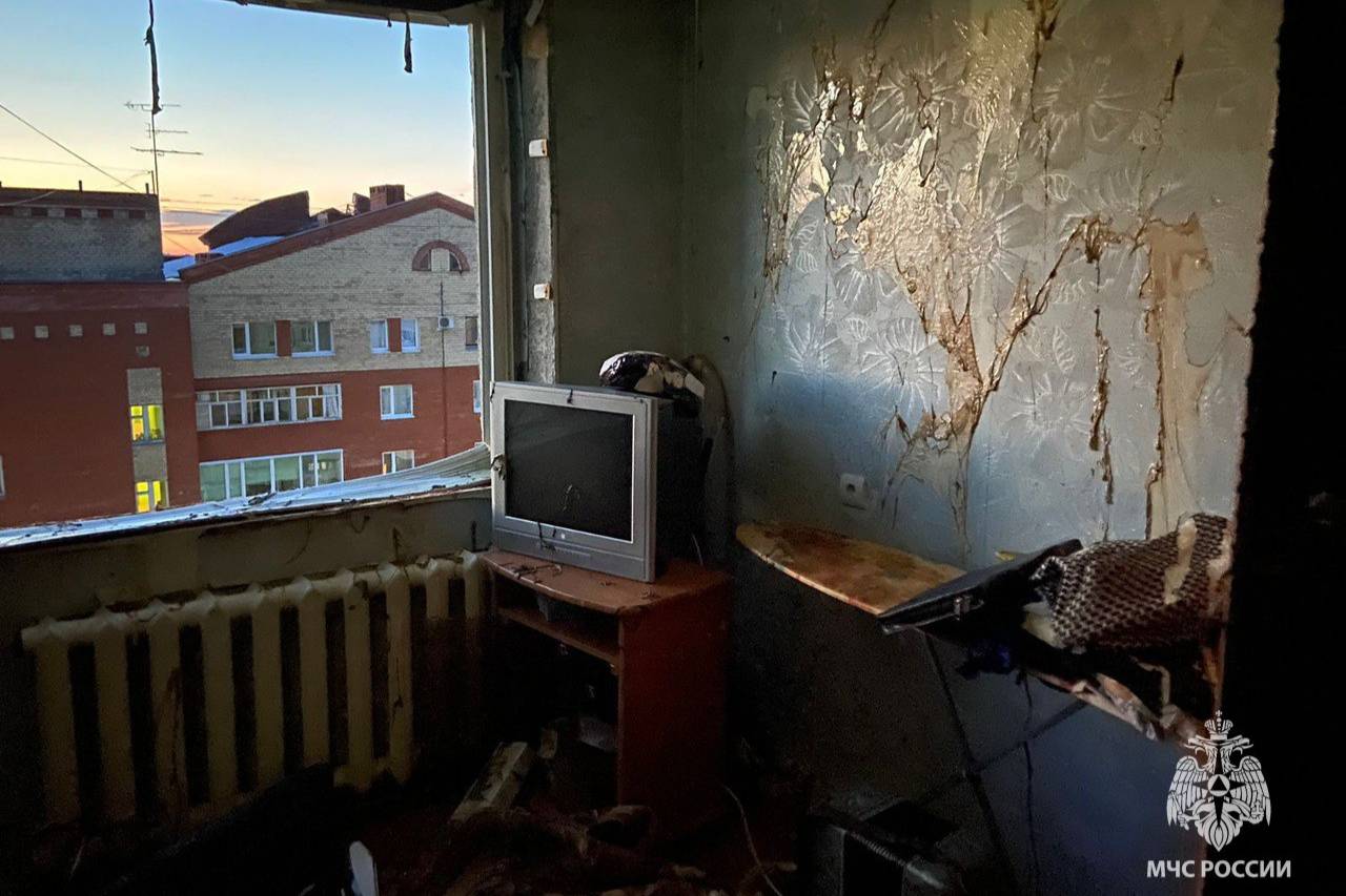 Вылетевшие окна и обгорелые стены: Взрыв газа произошёл в многоэтажке в башкирском Нефтекамске