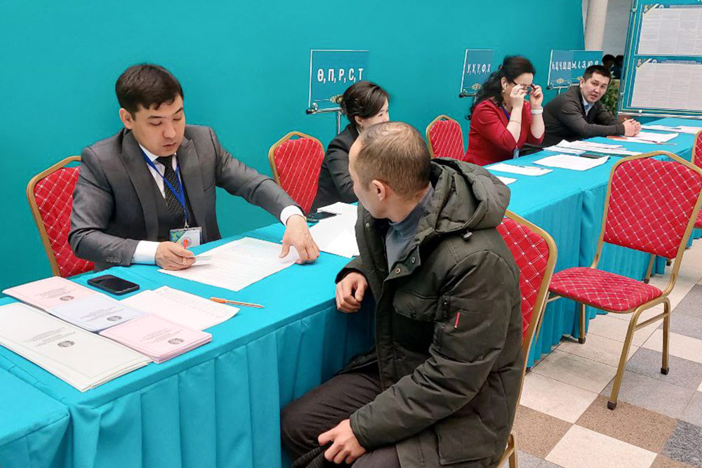 Явка на парламентские выборы в Казахстане составила 53,11% за два часа до завершения