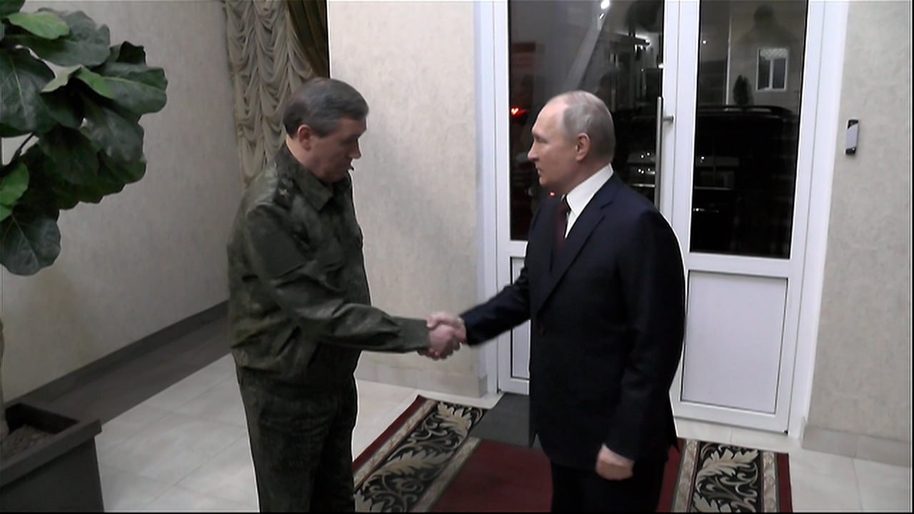 Появилось видео прибытия Путина в командный пункт СВО в Ростове-на-Дону