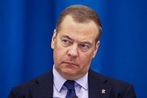Медведев назвал тупой пропагандой версию СМИ о подрыве "Северных потоков", в которую не верят в ЕС