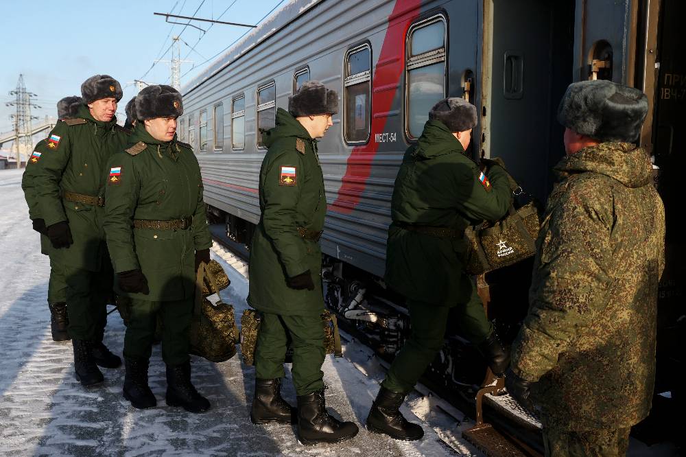 В Госдуму внесли законопроект о запрете рекламы услуг по уклонению от призыва