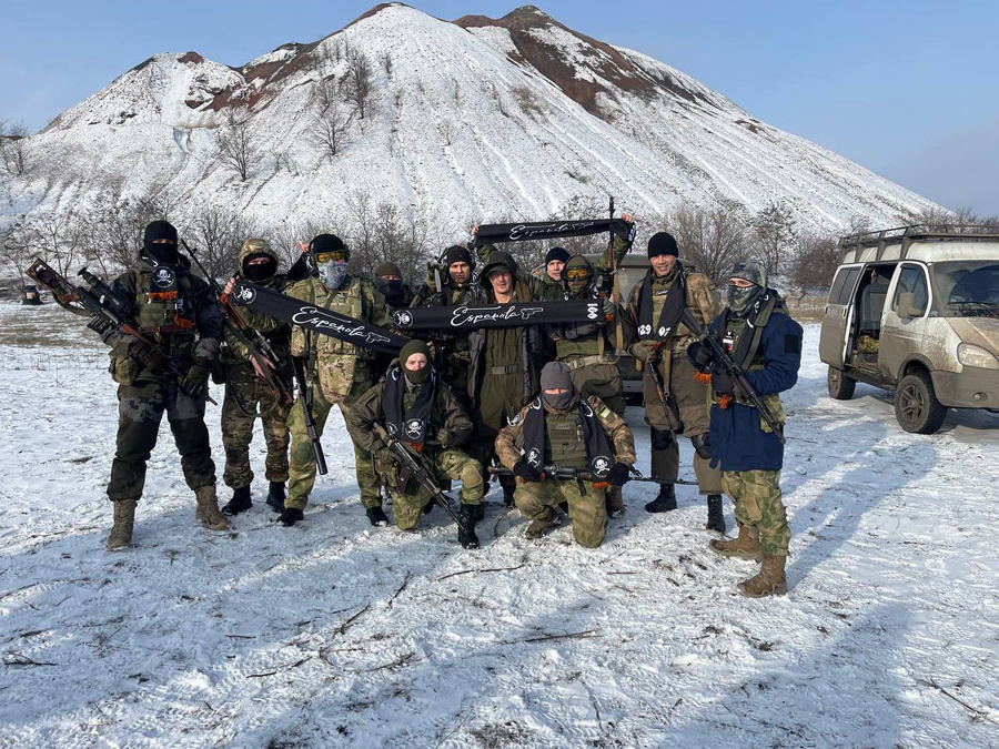 Фанатский отряд "Эспаньола" вызвал на "забив" проникших в брянские сёла ...