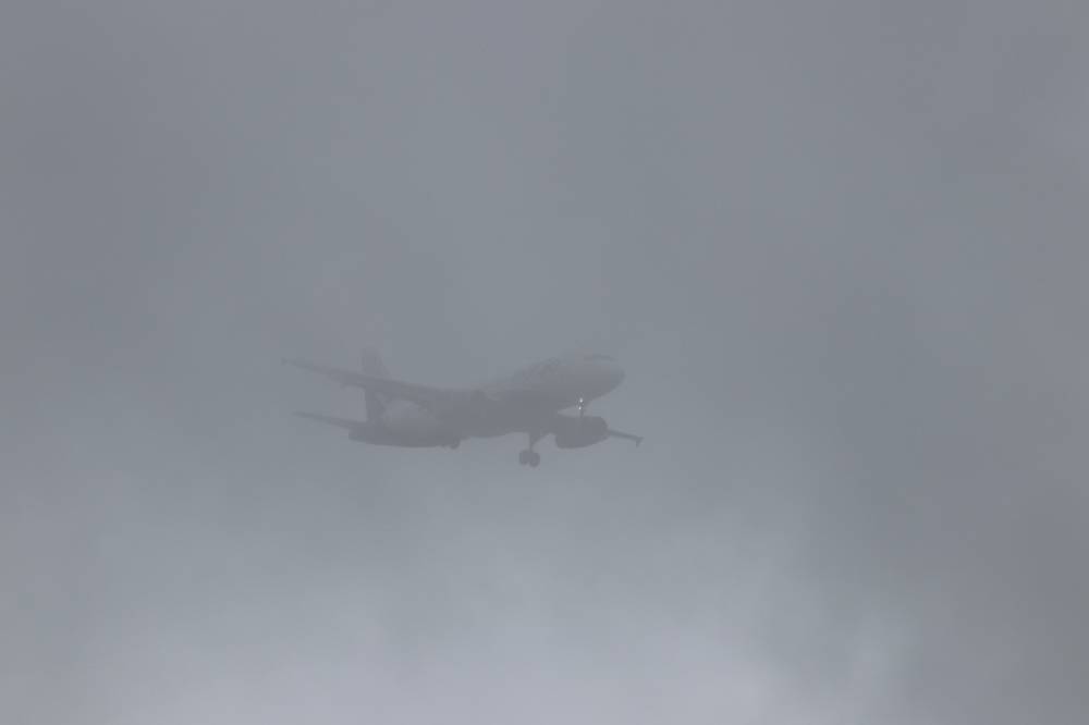 Из-за тумана в аэропорту Сочи третий день подряд задерживают рейсы