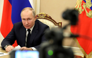 Путин: Запад не смог разрушить экономику России, но успокаиваться нельзя