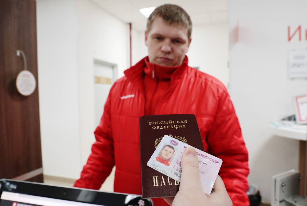 Срок действия водительских прав, истекающих в 2023-м, продлили в РФ на три года