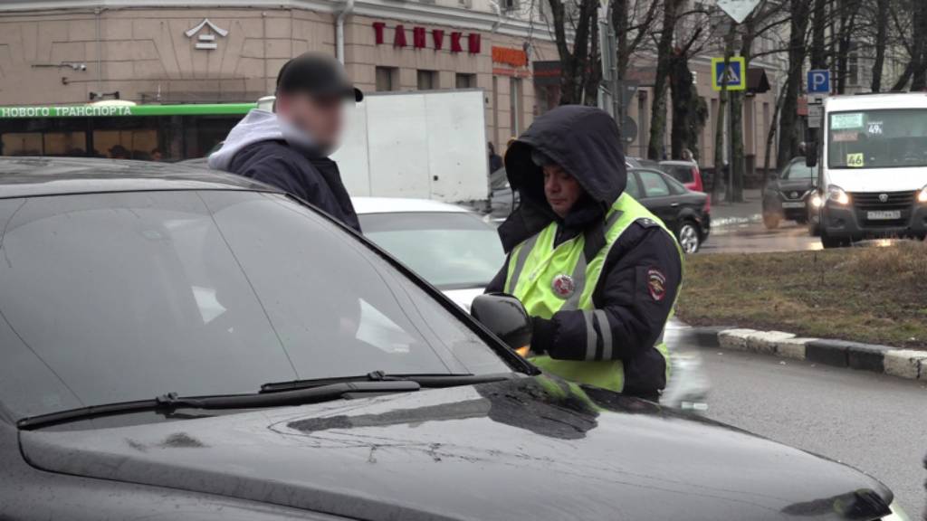 В Воронеже задержали 22-летнего водителя, который не оплатил свыше 600 штрафов