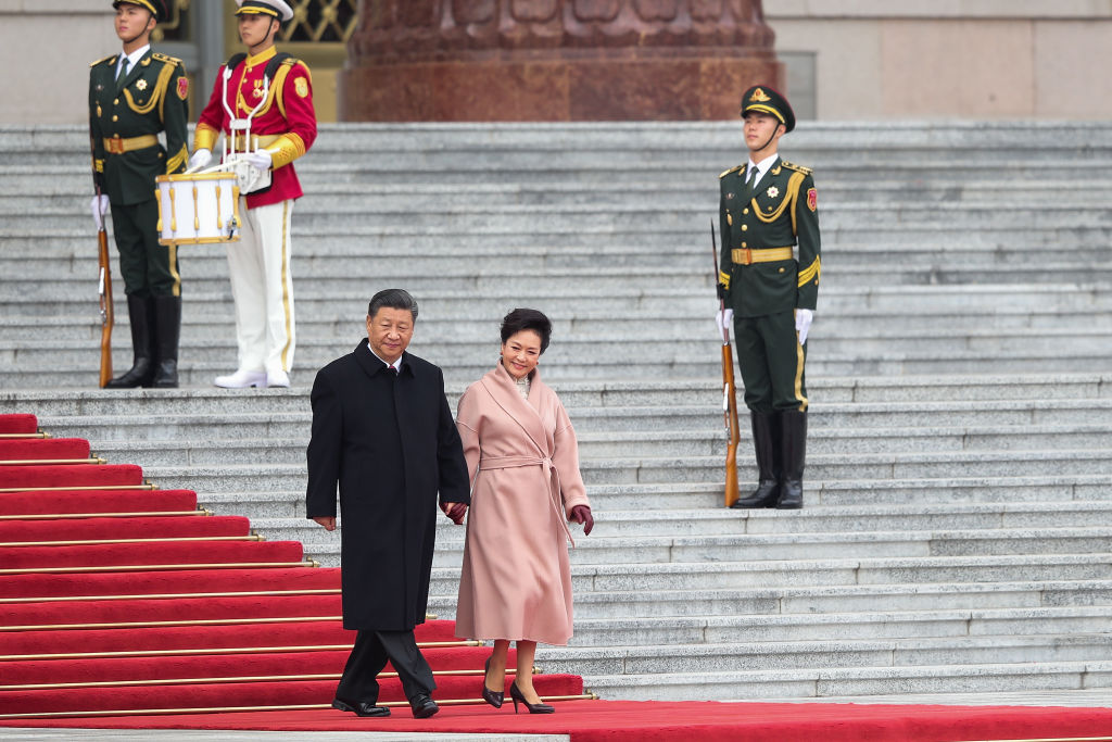Председатель КНР Си Цзиньпин и его супруга Пэн Лиюань. Фото © Getty Images / Lintao Zhang