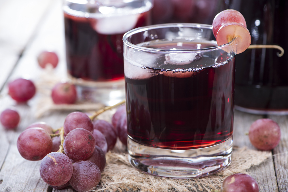 Доктор Мясников предупредил об опасных последствиях употребления виноградного сока