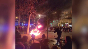 В Париже полиции пришлось применить слезоточивый газ для разгона протестующих