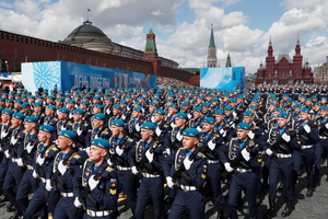 В Параде Победы на Красной площади примет участие свыше 10 тысяч человек, заявил Шойгу