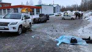Сальто и на крышу: Смертельный наезд иномарки на женщин под Томском попал на видео