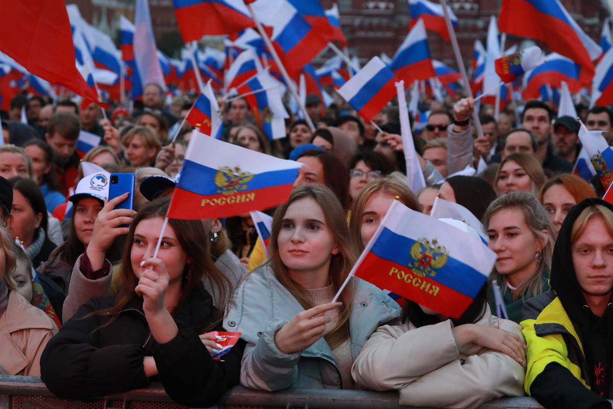 Патриотизм, народ, сплочённость: Россияне назвали главные предметы гордости за страну
