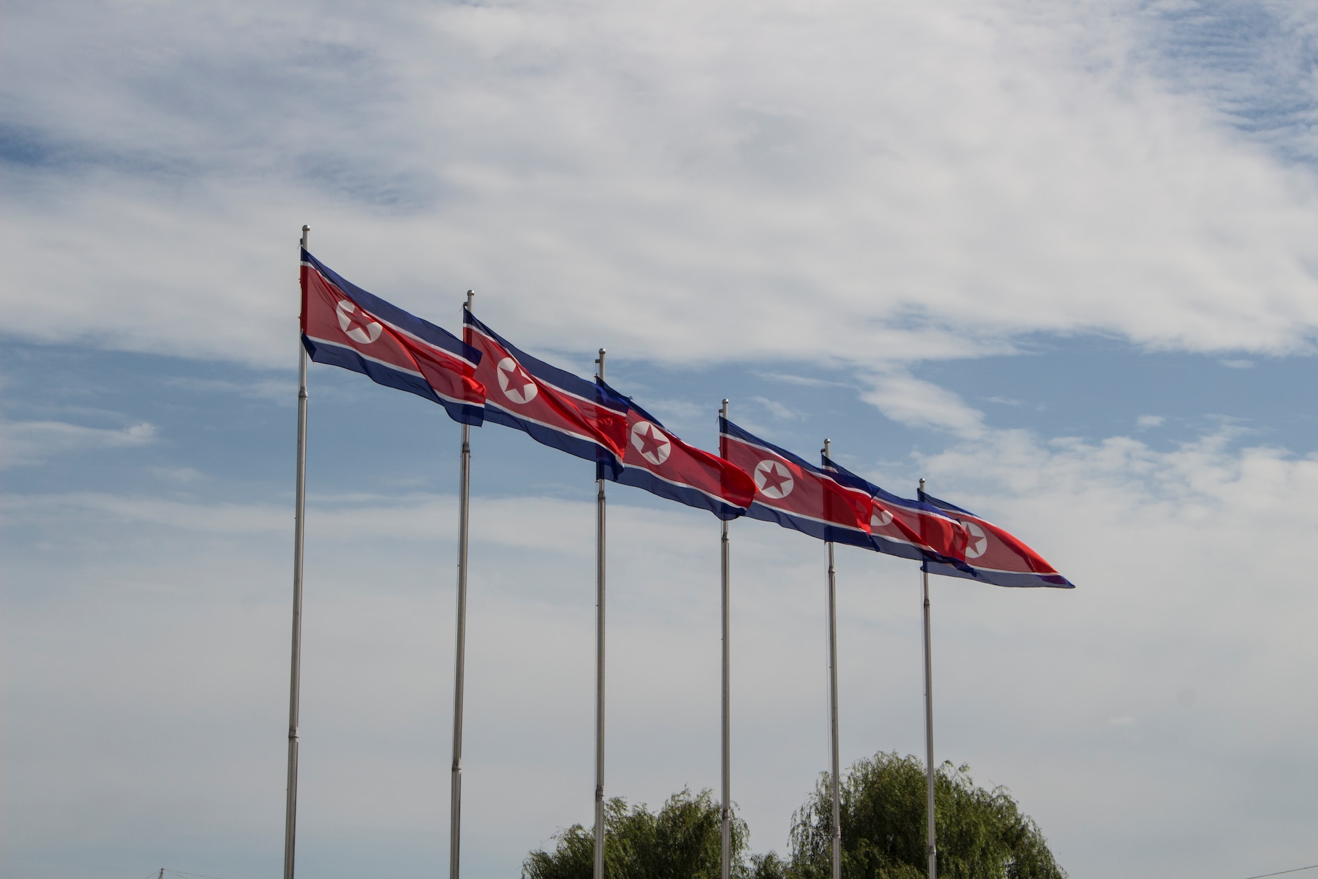 Пхеньян второй день подряд не отвечает на звонки Сеула по межкорейским линиям связи