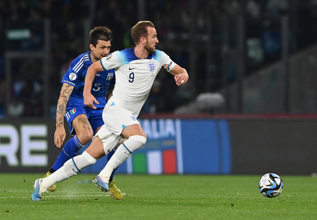 Англичане в меньшинстве обыграли Италию на старте отбора на чемпионат Европы