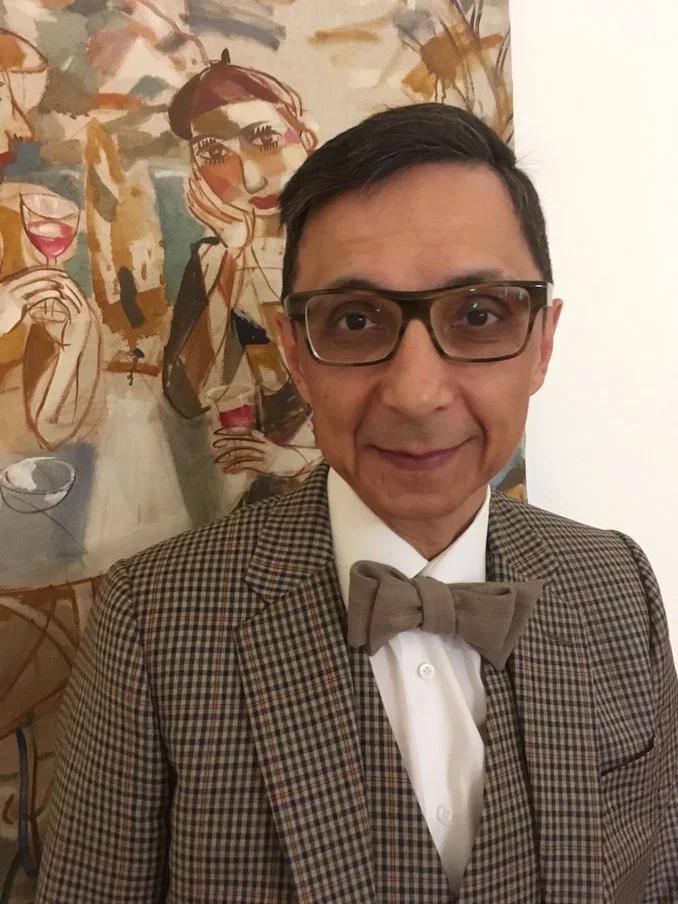 <p>В таких случаях, увидев её фото, вы сразу это поймёте — у вас окажутся чем-то схожи форма лица, улыбка, цвет волос и глаз, очертания плеч и рук, тип телосложения или осанки, наклон или поворот головы и т.д.</p>