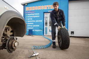 Москвичам посоветовали пока "не переобувать" авто из-за грядущих заморозков
