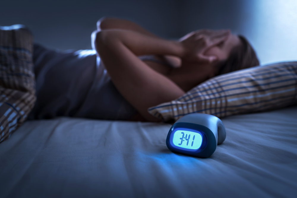 Неправильное время отхода ко сну повышает риск старческого слабоумия и инфекций, выяснили медики
