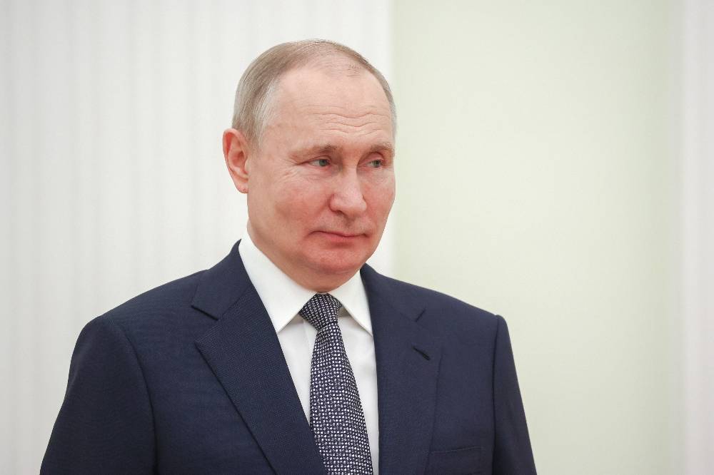 Путин заявил, что Запад поставляет Украине приличное количество вооружения