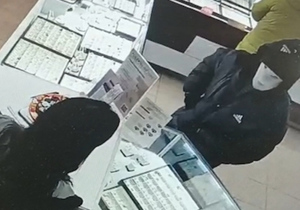 В Омске поймали рецидивиста-мумию, который обокрал ювелирный