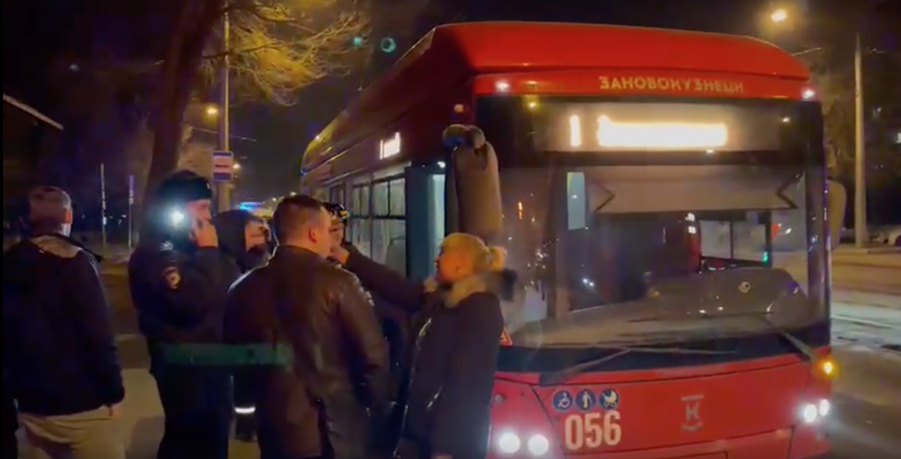 Пьяный рецидивист попытался поджечь троллейбус в Новокузнецке