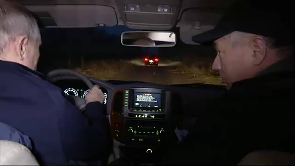 Путин рассказал, почему не пристёгивал ремень безопасности во время поездки по Мариуполю