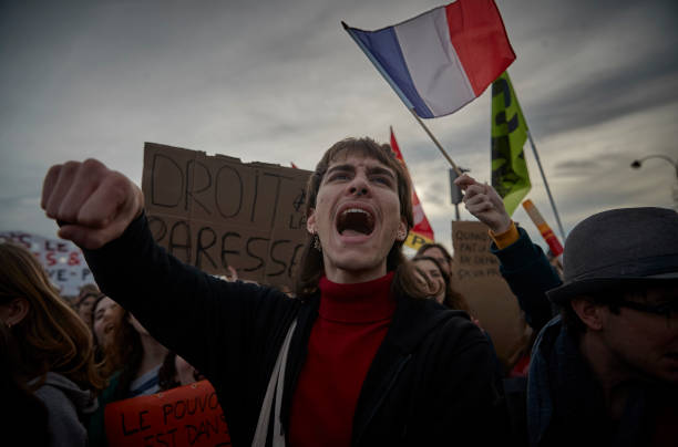 Москалькова вновь призвала обратить внимание на нарушение прав митингующих во Франции